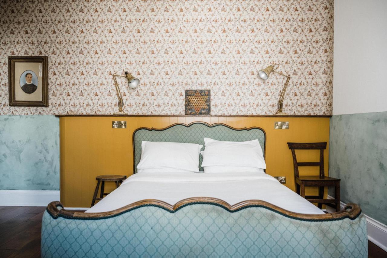 Hotel The Crooked Swan Crewkerne Esterno foto