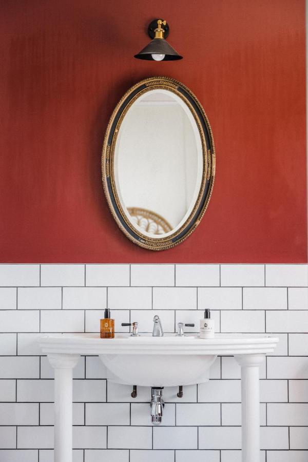 Hotel The Crooked Swan Crewkerne Esterno foto