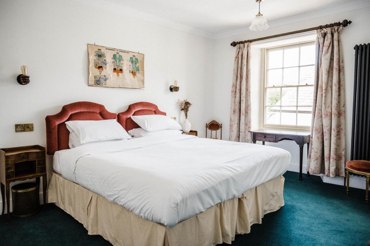 Hotel The Crooked Swan Crewkerne Esterno foto