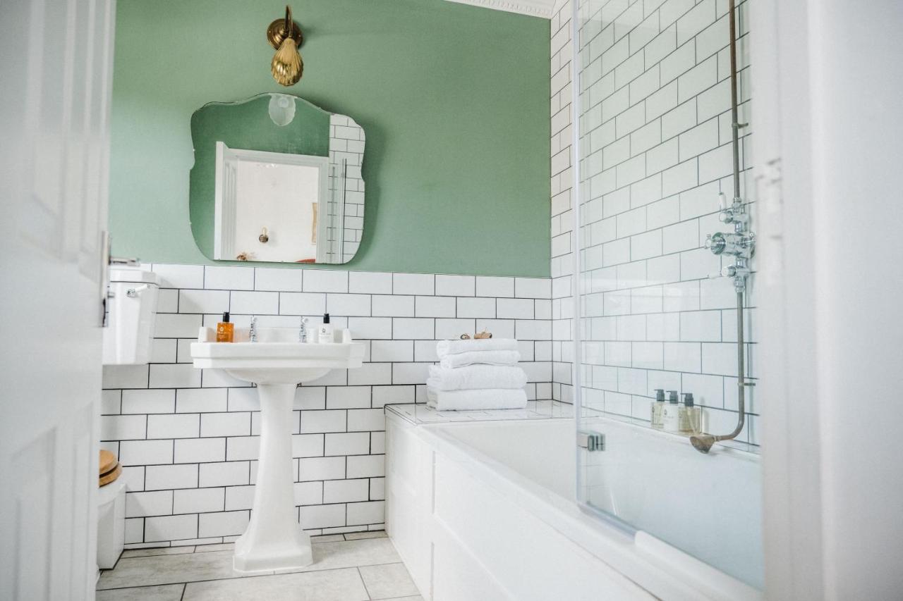Hotel The Crooked Swan Crewkerne Esterno foto