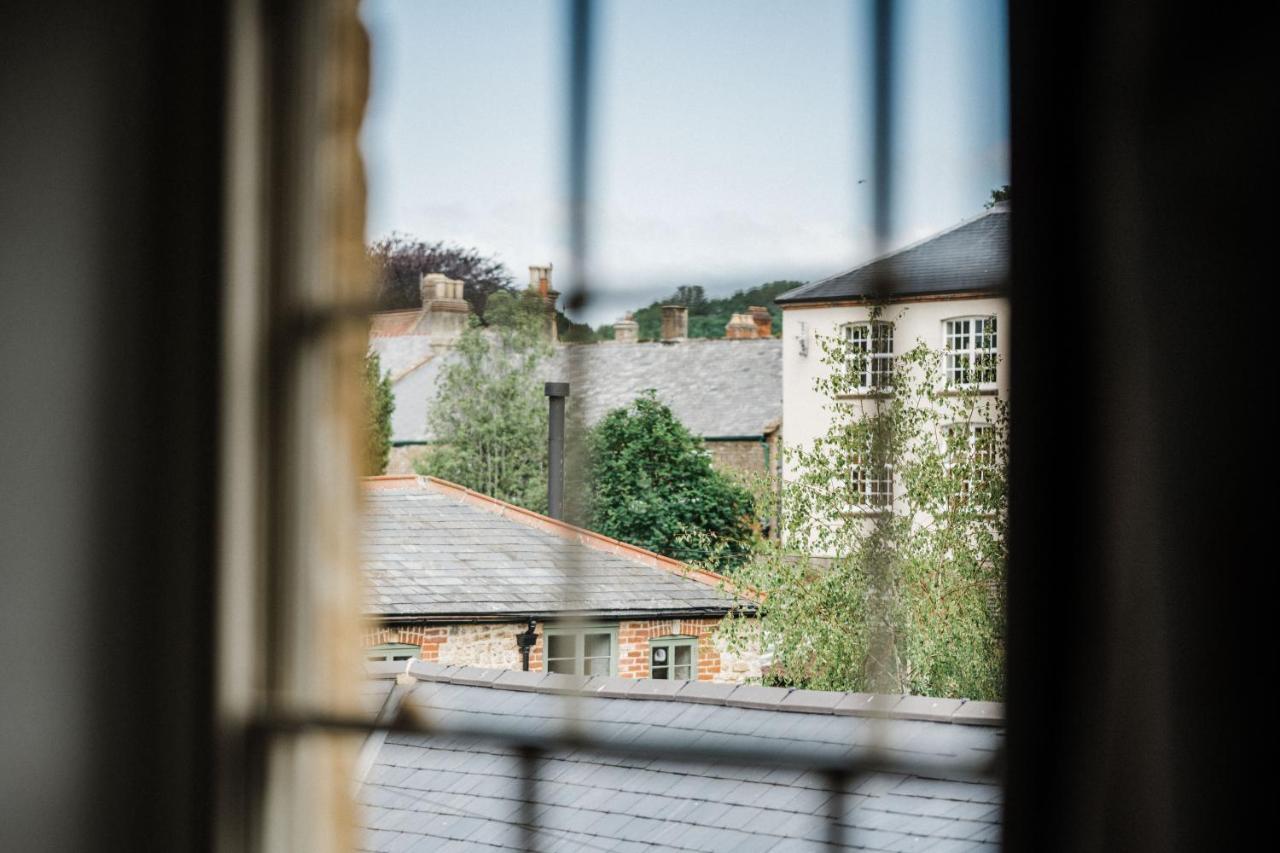 Hotel The Crooked Swan Crewkerne Esterno foto