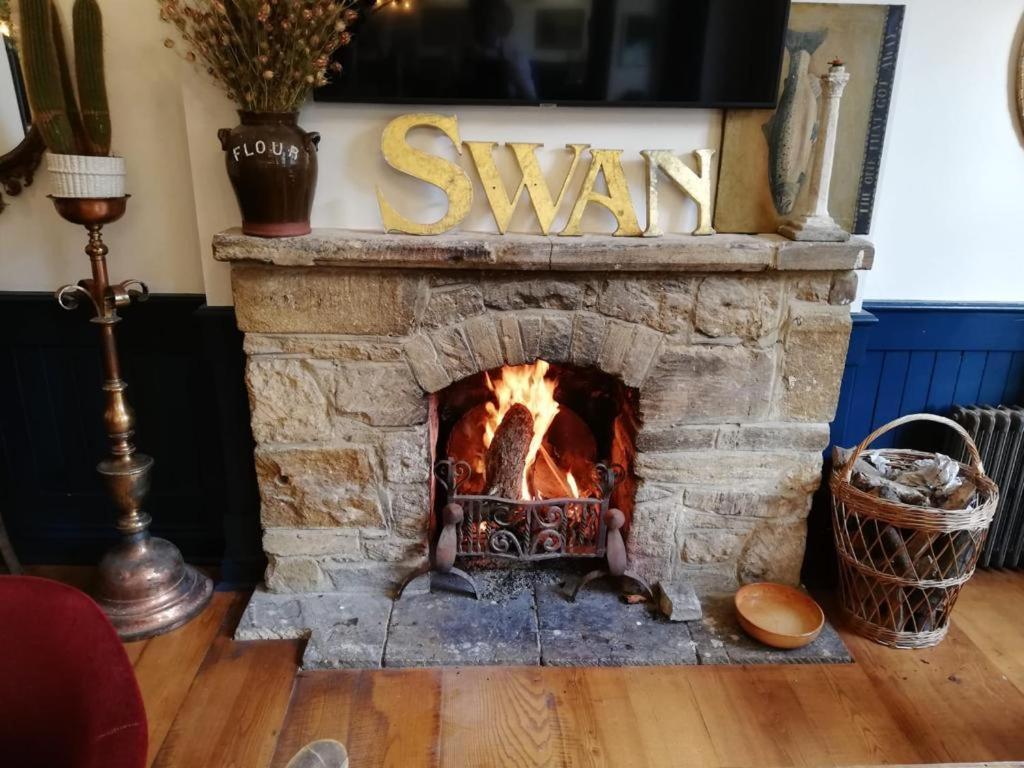 Hotel The Crooked Swan Crewkerne Esterno foto