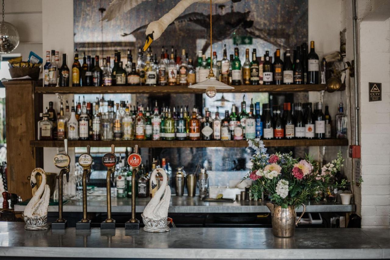 Hotel The Crooked Swan Crewkerne Esterno foto