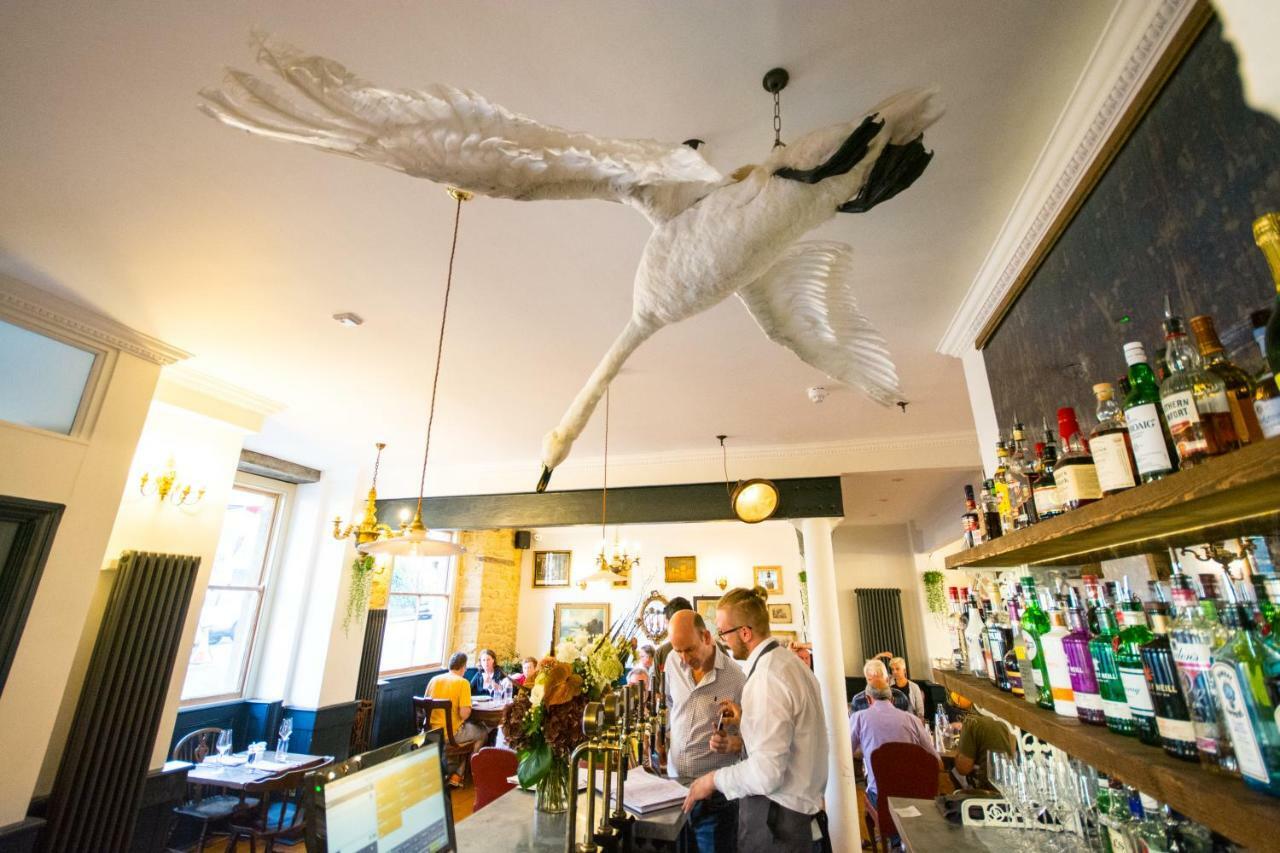 Hotel The Crooked Swan Crewkerne Esterno foto